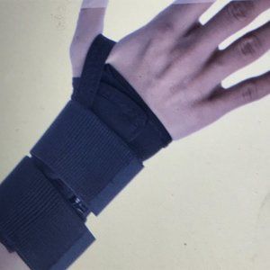 NEW/RIGHT/X-LARGE/ Dual Tension Wrist Brace